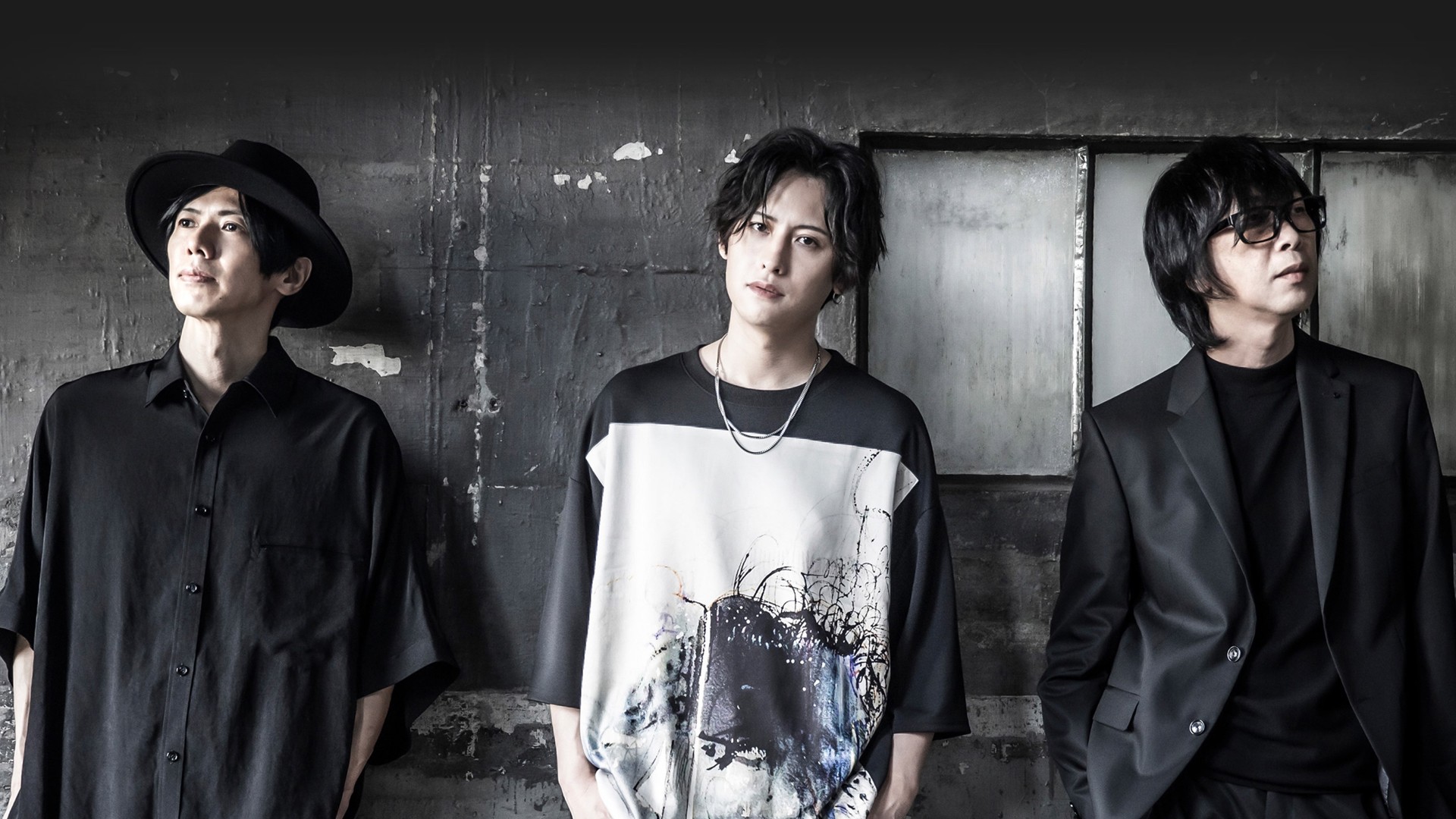 愛を語るより口づけをかわそう (與其談情還不如接吻吧)