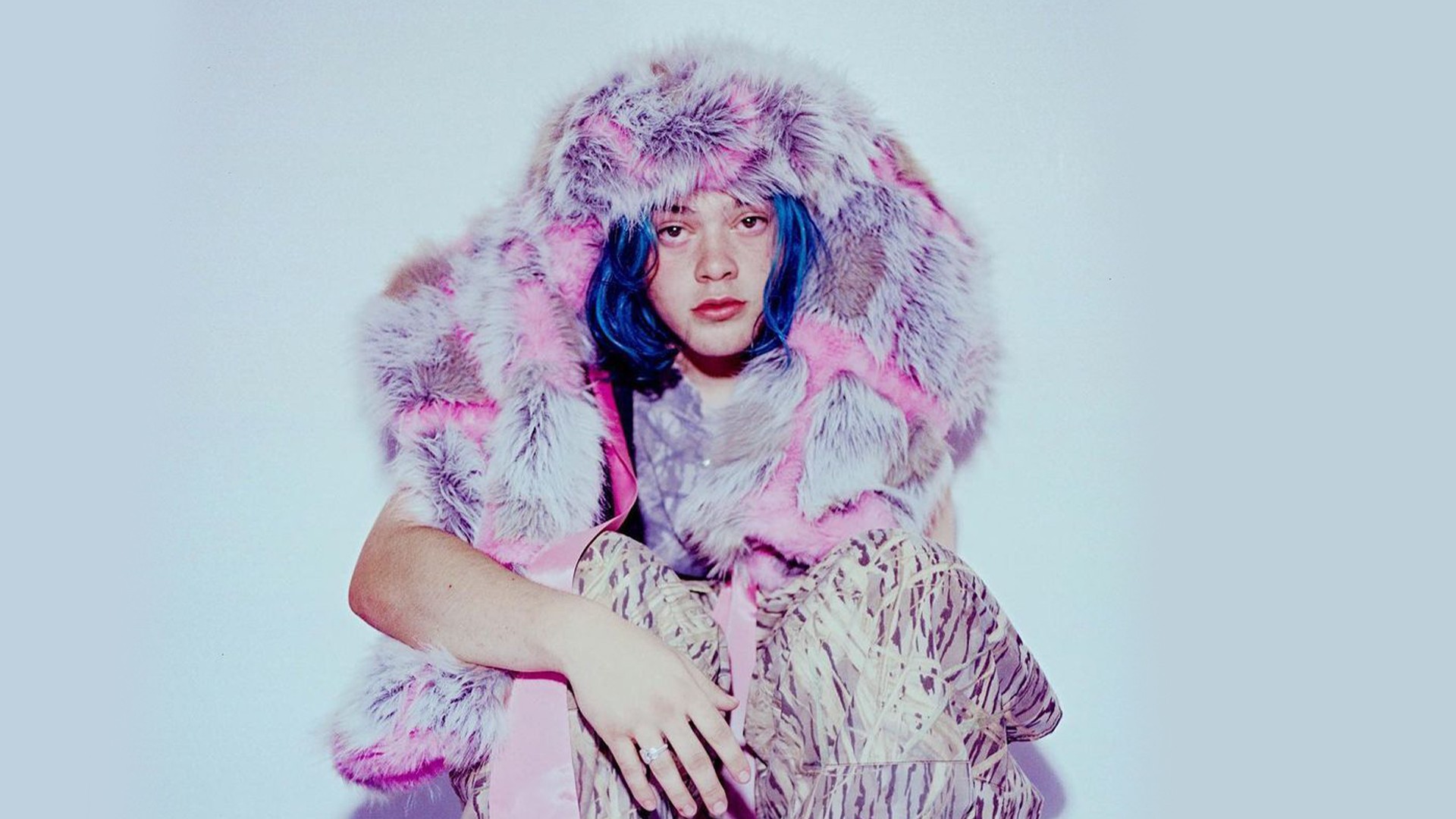 Dancing in My Room (Explicit片段)