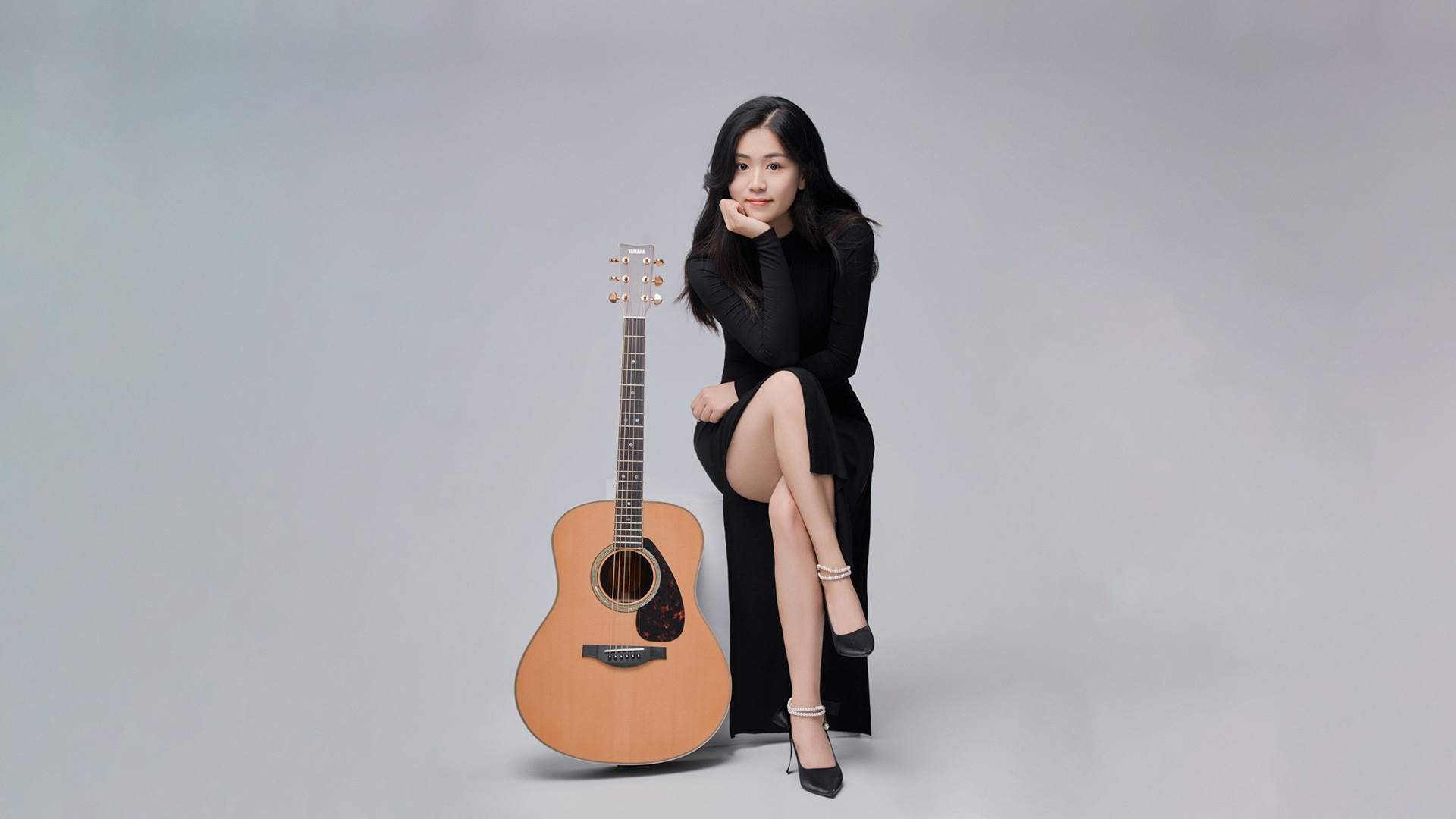 月亮翻过小山坡