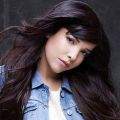 Indila、Bennett