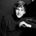 Jan Lisiecki、NDR Elbphilharmonie Orchester、Krzysztof Urbański