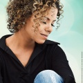 Nívea Soares