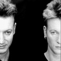 Les Jumeaux、Dee De Rocha