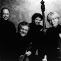 Viveza、Gwen Thompson、Mark Koenig、Wilmer Fawcett