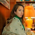 Este Haim、Christopher Stracey
