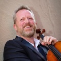 Brett Deubner、viola、with Christopher Kenniff、Guitar