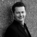 Peter Herresthal、Jakob Kullberg、Bergen Philharmonic Orchestra、Dmitri Shostakovich、Per Nørgård
