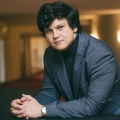Aziz Shokhakimov、orchestre philharmonique de strasbourg