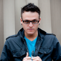 dUSTIN tAVELLA、Fingazz
