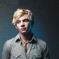 Ross Lynch、Jason Evigan、Grace Phipps