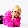 Sophie Powers、DE’WAYNE