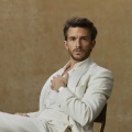 holly james、Jonathan Bailey、Cassandra Compton
