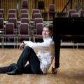 Mark Bebbington、Royal Philharmonic Orchestra、Jan Latham Koenig