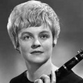 Georgina Dobrée、Morris Pert