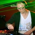 Kris O'Neil、Kolonie