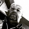 Chris Hampshire、Activa、bissen