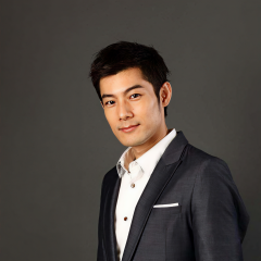 施易男 施易男