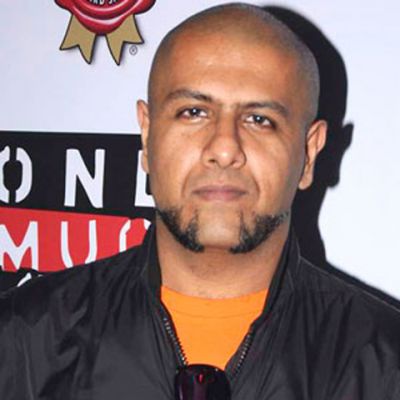 Vishal Dadlani、nakash aziz、Pritam、Url、Badshah