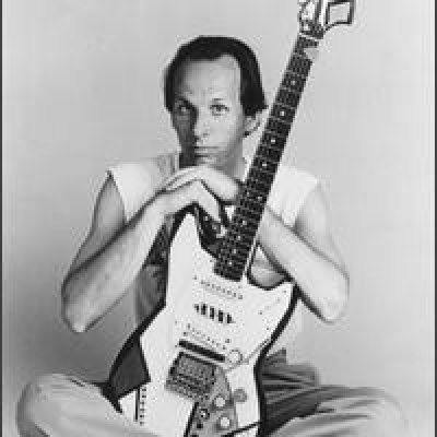 Adrian Belew