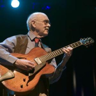 Jim Hall Trio资料,Jim Hall Trio最新歌曲,Jim Hall TrioMV视频,Jim Hall Trio音乐专辑,Jim Hall Trio好听的歌