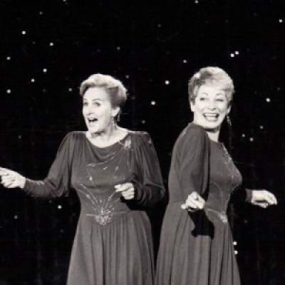Les Soeurs Etienne资料,Les Soeurs Etienne最新歌曲,Les Soeurs EtienneMV视频,Les Soeurs Etienne音乐专辑,Les Soeurs Etienne好听的歌