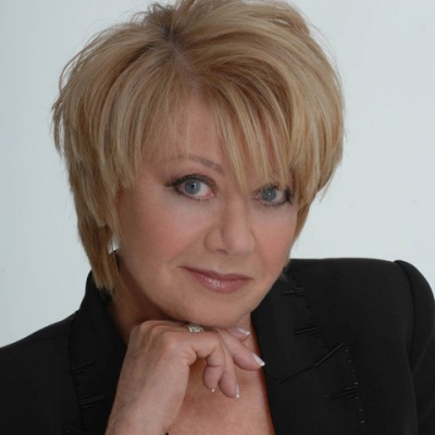 Elaine Paige