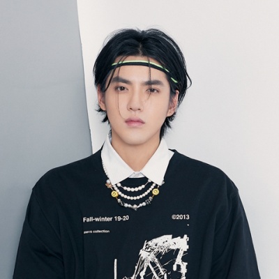吴亦凡、大傻DamnShine、L4WUDU - 破晓 (Live)