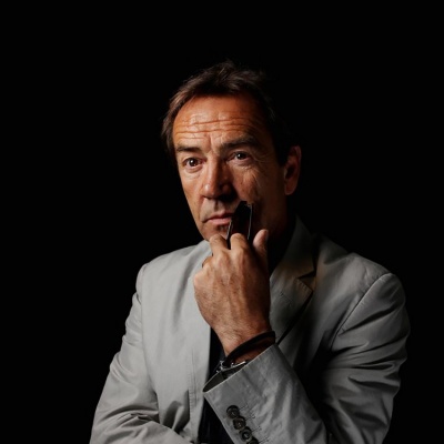 robert lindsay