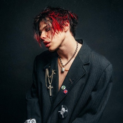 YUNGBLUD、Charlotte Lawrence