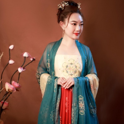 吴丹花、李茂华、钟运桂、罗文