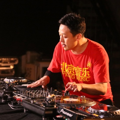 谭京资料,谭京最新歌曲,谭京MV视频,谭京音乐专辑,谭京好听的歌