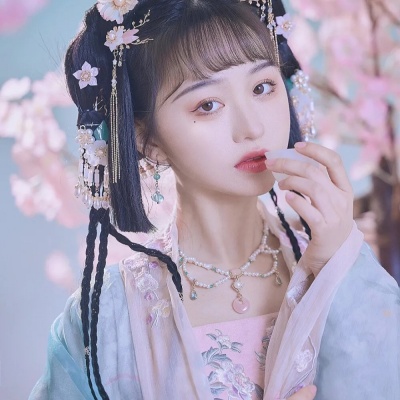 乔君思资料,乔君思最新歌曲,乔君思MV视频,乔君思音乐专辑,乔君思好听的歌