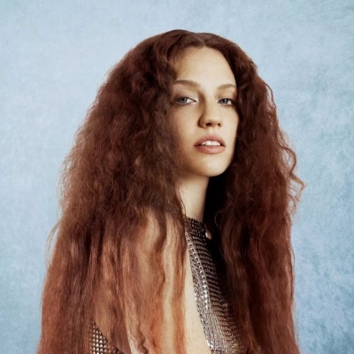 Jess Glynne、H.E.R.