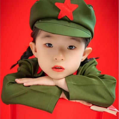 何奕彤资料,何奕彤最新歌曲,何奕彤MV视频,何奕彤音乐专辑,何奕彤好听的歌