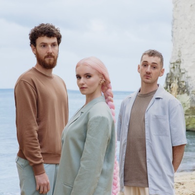 Clean Bandit、Sharna Bass