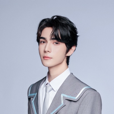艾克力亚、李权哲、李逸