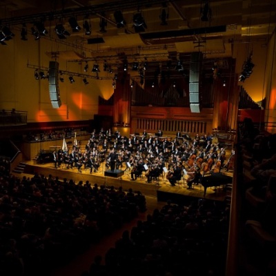 Brussels Philharmonic、Mathieu Herzog、Camille Thomas