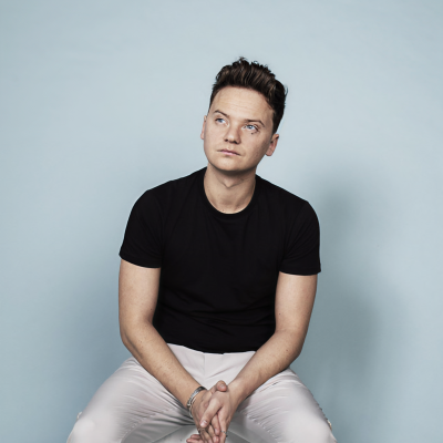 Conor Maynard、Yves V