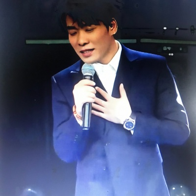 亮声Aronne