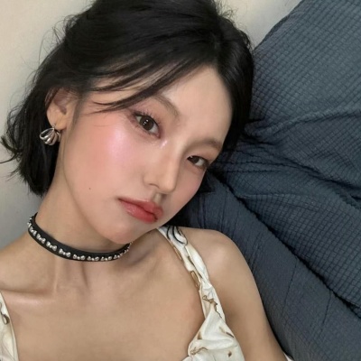 yeye资料,yeye最新歌曲,yeyeMV视频,yeye音乐专辑,yeye好听的歌