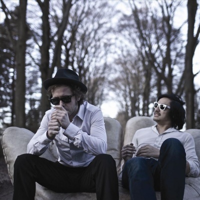 Cornelius SA、Dee Cee、Villa