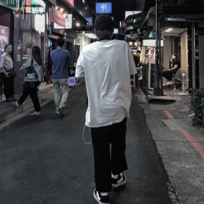 Kah资料,Kah最新歌曲,KahMV视频,Kah音乐专辑,Kah好听的歌