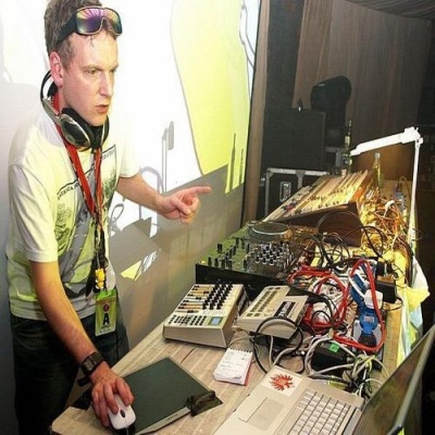 Jake Williams、Key On The Beat