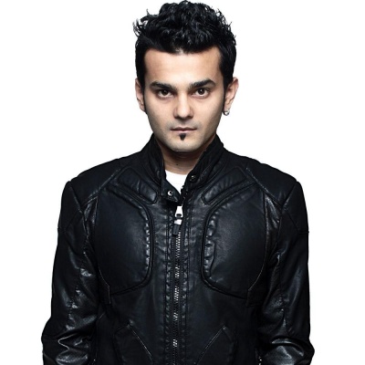 Arjun Vagale资料,Arjun Vagale最新歌曲,Arjun VagaleMV视频,Arjun Vagale音乐专辑,Arjun Vagale好听的歌