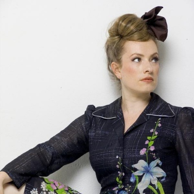 Julia Messenger资料,Julia Messenger最新歌曲,Julia MessengerMV视频,Julia Messenger音乐专辑,Julia Messenger好听的歌