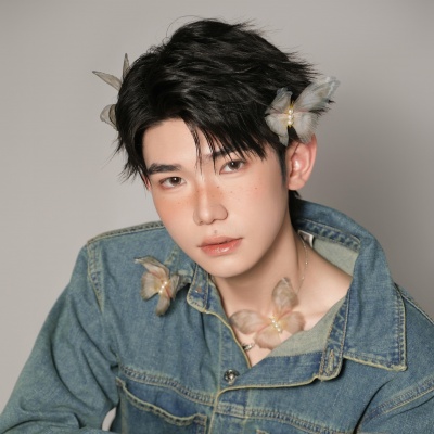 万宇豪、洪辰、歌声传奇