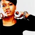 Monique Thomas、Syskey