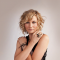 Jennifer Nettles、Brandy Clark - His Hands (Live)